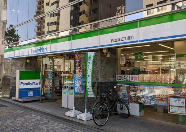 Ｂｒｉｌｌｉａ　ｔｏｗｅｒ　池袋　ｗｅｓｔ(ファミリーマート西池袋五丁目店)