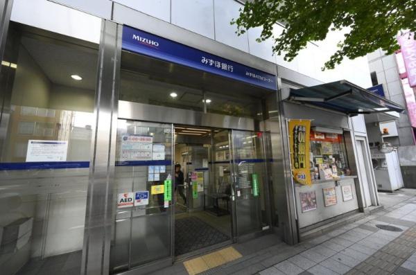 グランドメゾン駒沢(みずほ銀行駒沢支店)