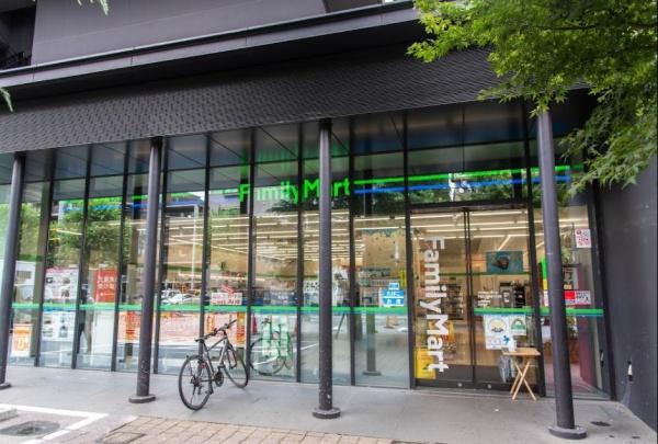 パークシティ中野　ザ　タワー　ブリーズ(ファミリーマート早稲田大学中野プラザ店)