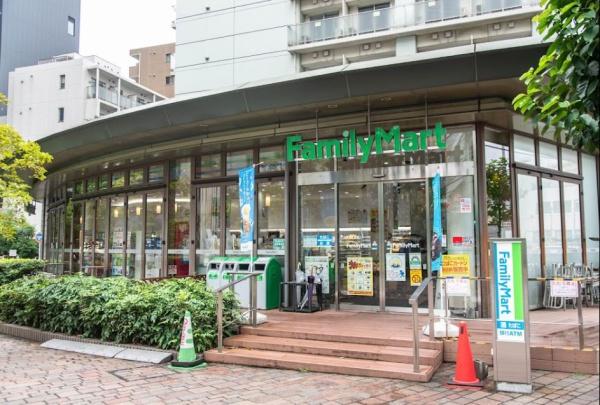 サン・フローラハイツ渋谷(ファミリーマート渋谷ガーデンフロント店)