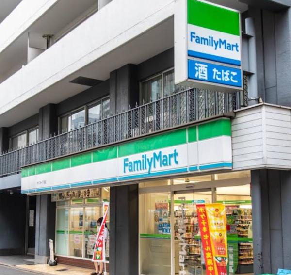 メゾンドール代々木(ファミリーマート代々木一丁目店)