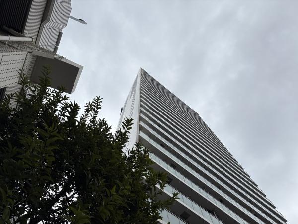 プリズムタワー