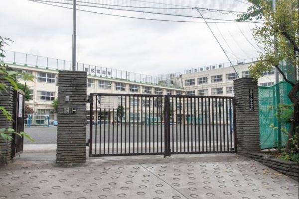 中野区江古田１丁目の新築一戸建(中野区立江古田小学校)