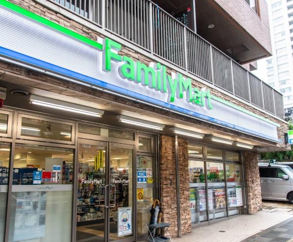 朝日シティパリオ高輪台Ａ館(ファミリーマート高輪一丁目店)