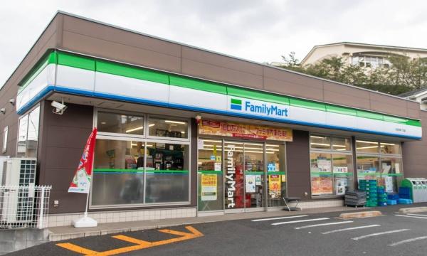 ハイツ上鷺宮(ファミリーマート杉並井草一丁目店)