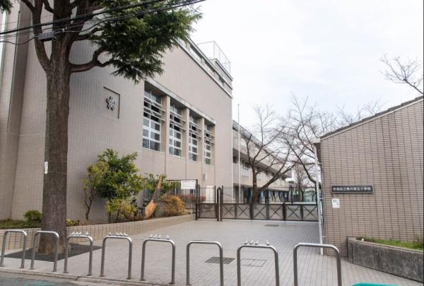 杉並区下井草３丁目の新築一戸建(杉並区立桃井第五小学校)