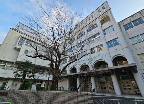 ガーラレジデンス本郷三丁目(文京区立湯島小学校)