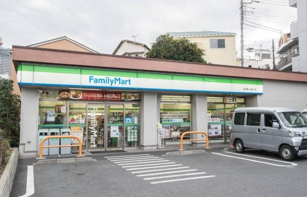 ワールドパレス不動前(ファミリーマート品川桐ヶ谷通り店)
