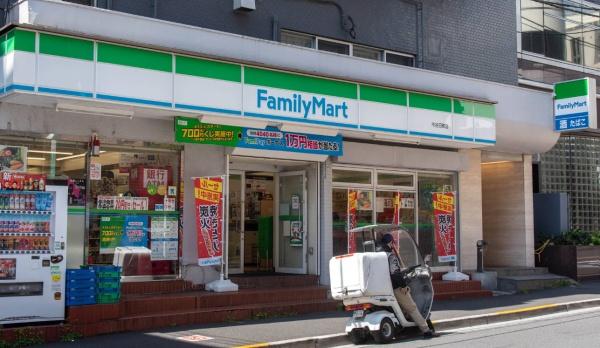 クリオラベルヴィ市ヶ谷(ファミリーマート市谷田町店)