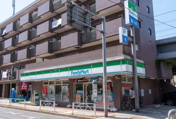 サンクタスガーデン砧(ファミリーマート砧城山通り店)
