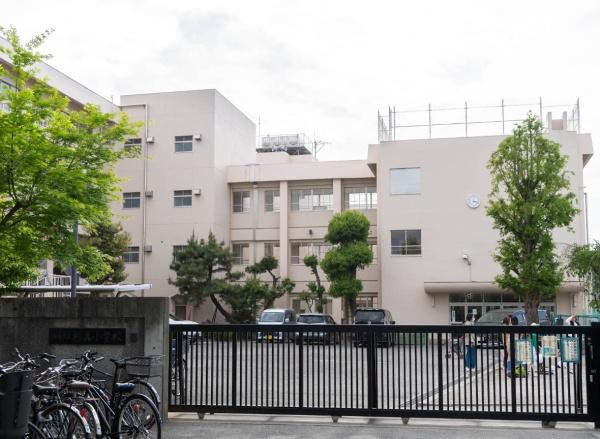 パークホームズ調布桜堤通り(調布市立杉森小学校)