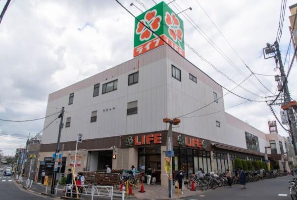世田谷区給田４丁目の中古一戸建て(ライフ千歳烏山店)