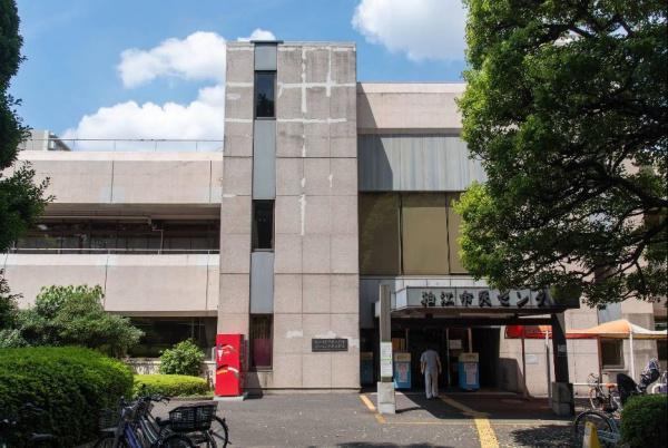 狛江市東野川１丁目の新築一戸建(狛江市立中央図書館)