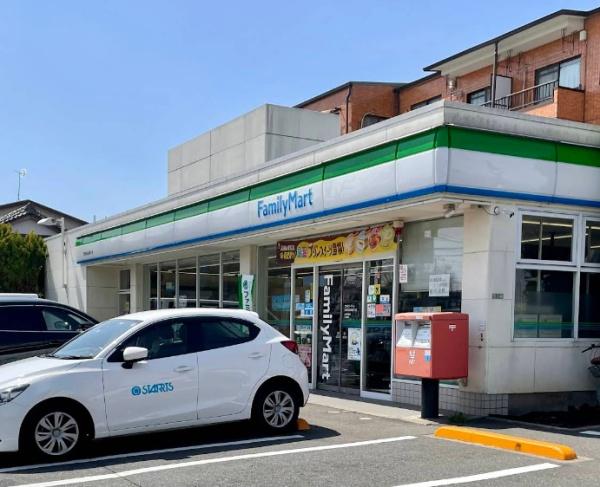 グランクレスト上祖師谷(ファミリーマート世田谷成城通り店)