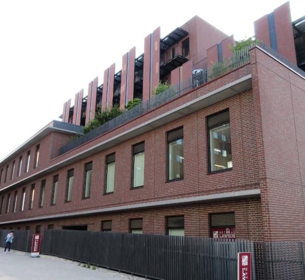 クレヴィア新宿若松町(東京女子医科大学図書館)