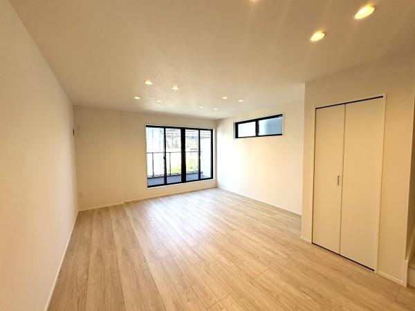 狛江市和泉本町３丁目の新築一戸建