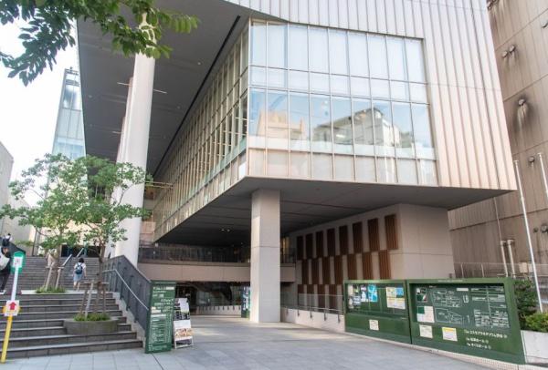 キャッスルマンション代官山(渋谷区立こもれび大和田図書館)