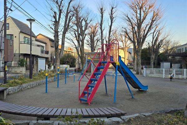 桜上水ガーデンズＥ棟(世田谷区立赤堤けやき公園)