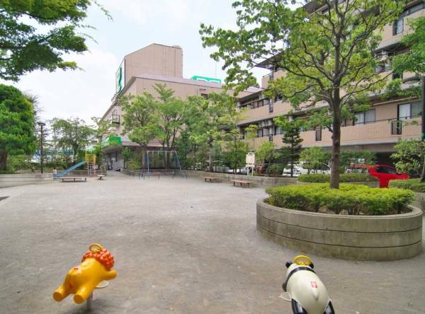 ラポール砧公園(世田谷区立三本杉広場)