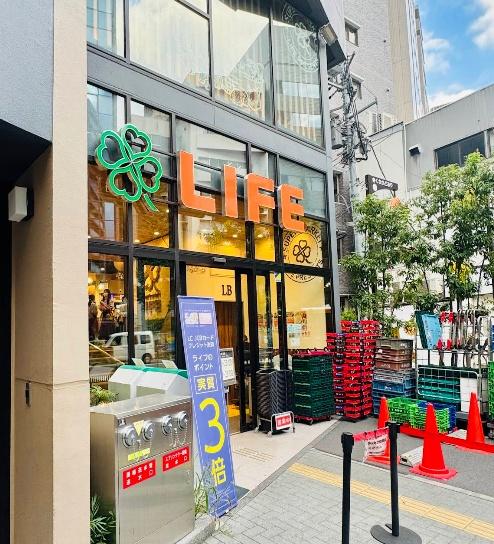 ドミネンス本郷(ライフ本郷三丁目駅前店)