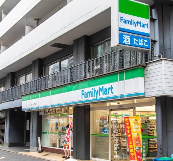 ドルミ代々木(ファミリーマート代々木一丁目店)