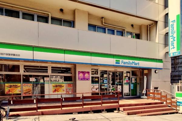 シェフルール西早稲田ラヴィーナ(ファミリーマート新宿戸塚警察署前店)
