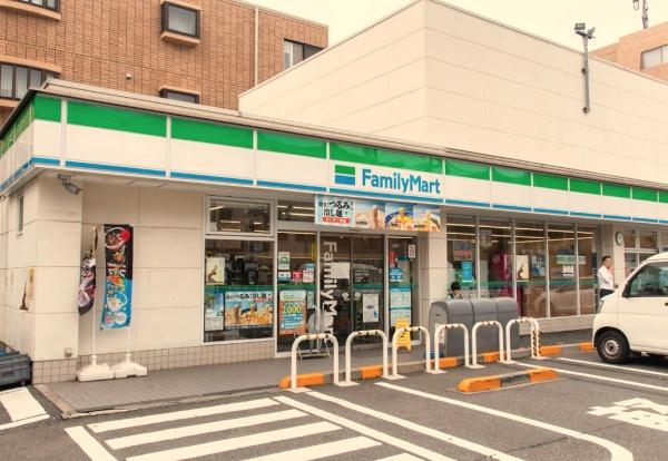 マンション弦巻(ファミリーマート世田谷二丁目店)