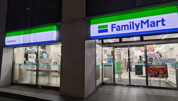 リビオレゾン内神田(ファミリーマート内神田鎌倉橋店)