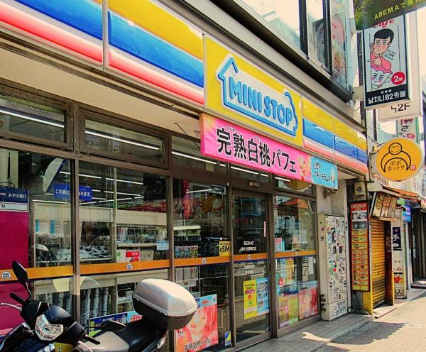 シーズクロノス新宿戸山(ミニストップ新大久保駅東口店)
