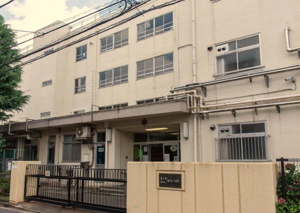 練馬区田柄５丁目の中古一戸建て(練馬区立練馬小学校)
