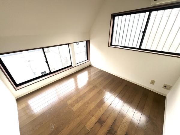 目黒区中目黒４丁目の中古一戸建て