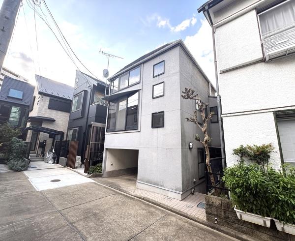 目黒区中目黒４丁目の中古一戸建て