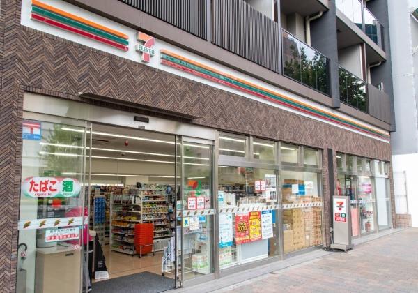 ロイヤルシーズン新宿柏木(セブンイレブン北新宿1丁目店)