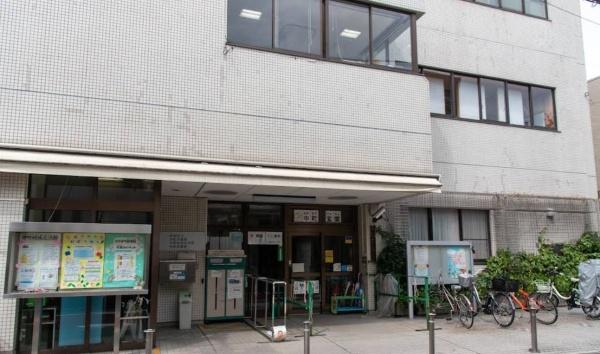 サンウッド神楽坂(新宿区立中町図書館)
