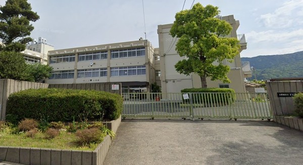 下大利パーク・マンション(大野城市立下大利小学校)
