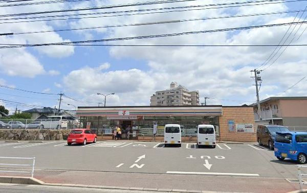 ラフィーネ春日原(セブンイレブン博多西春町4丁目店)
