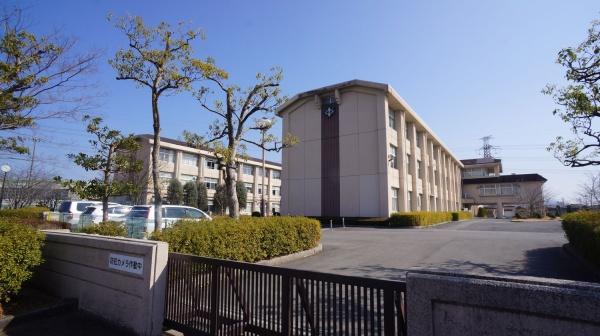 小牧市光ケ丘２丁目の中古一戸建て(光ヶ丘中学校)