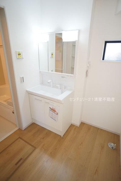 小牧市中央４丁目の新築一戸建