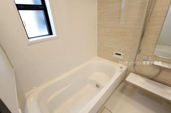 春日井市高山町4丁目の新築一戸建(バス)