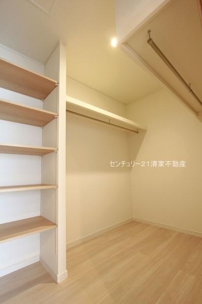 春日井市高山町4丁目の新築一戸建(収納)