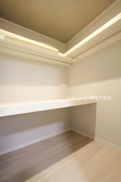 春日井市高山町4丁目の新築一戸建(収納)