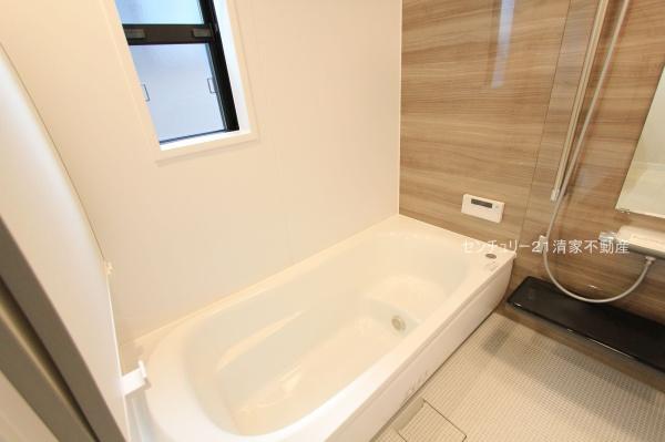 春日井市高山町4丁目の新築一戸建(バス)