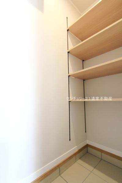 春日井市高山町4丁目の新築一戸建(玄関)