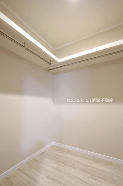 春日井市高山町4丁目の新築一戸建(収納)