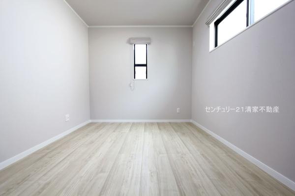 春日井市高山町4丁目の新築一戸建(洋室)