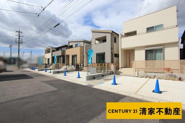 春日井市高山町4丁目の新築一戸建(前面道路含む現地写真)