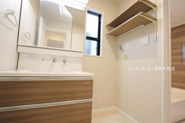 春日井市高山町4丁目の新築一戸建(洗面台・洗面所)