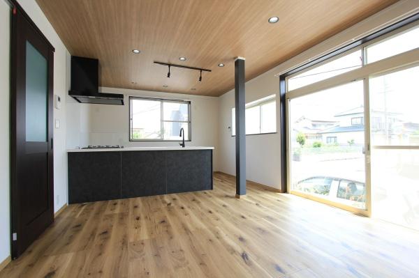 春日井市東野町西３丁目の中古一戸建