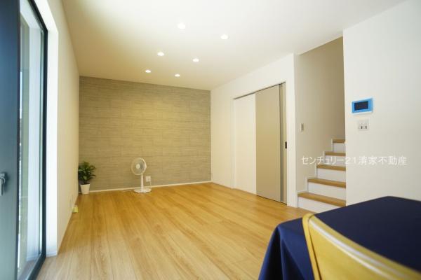 北名古屋市鹿田西赤土の新築一戸建