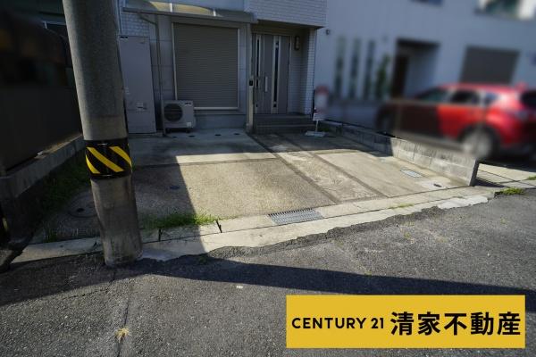 春日井市鳥居松町1丁目の中古一戸建て(駐車場)